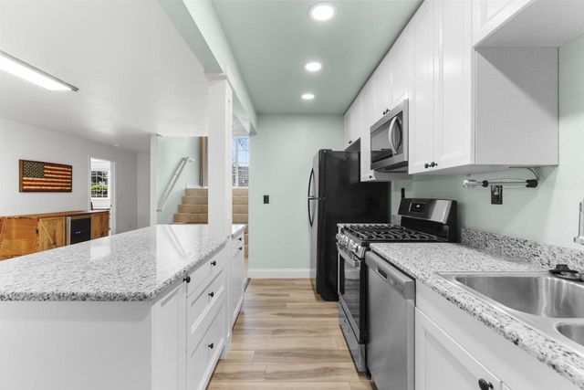 3219 E FALLCREEK LANE, Appleton, WI 54913