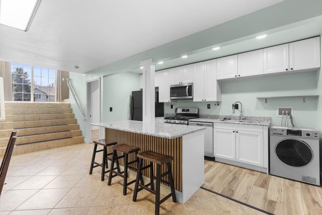 3219 E FALLCREEK LANE, Appleton, WI 54913