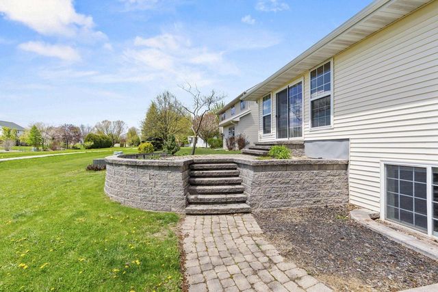 3219 E FALLCREEK LANE, Appleton, WI 54913
