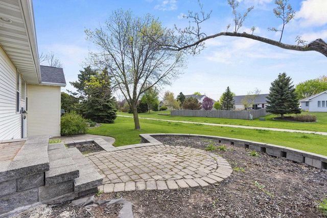 3219 E FALLCREEK LANE, Appleton, WI 54913
