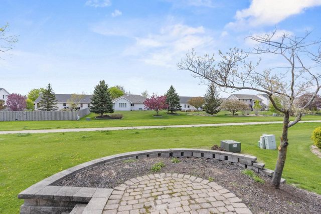 3219 E FALLCREEK LANE, Appleton, WI 54913