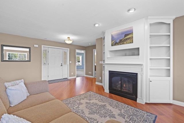 3219 E FALLCREEK LANE, Appleton, WI 54913