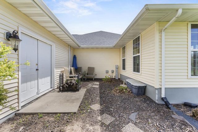 3219 E FALLCREEK LANE, Appleton, WI 54913