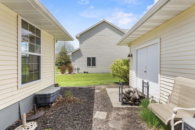 3219 E FALLCREEK LANE, Appleton, WI 54913