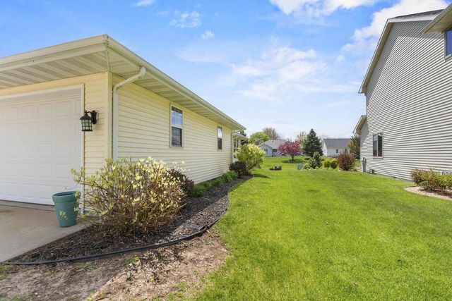 3219 E FALLCREEK LANE, Appleton, WI 54913
