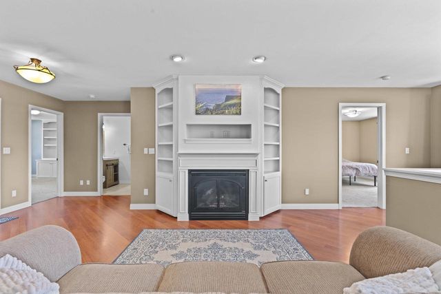 3219 E FALLCREEK LANE, Appleton, WI 54913