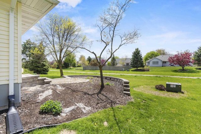 3219 E FALLCREEK LANE, Appleton, WI 54913