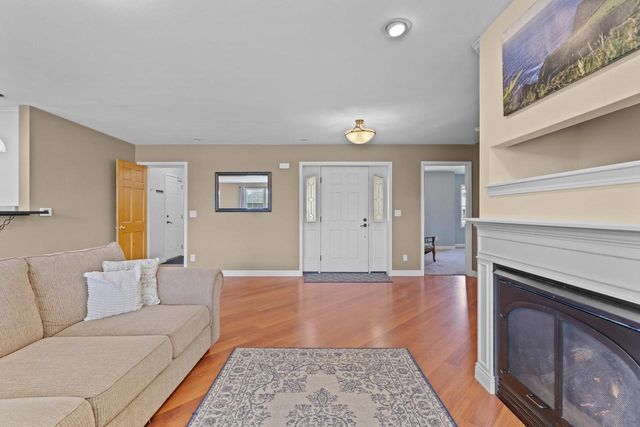 3219 E FALLCREEK LANE, Appleton, WI 54913
