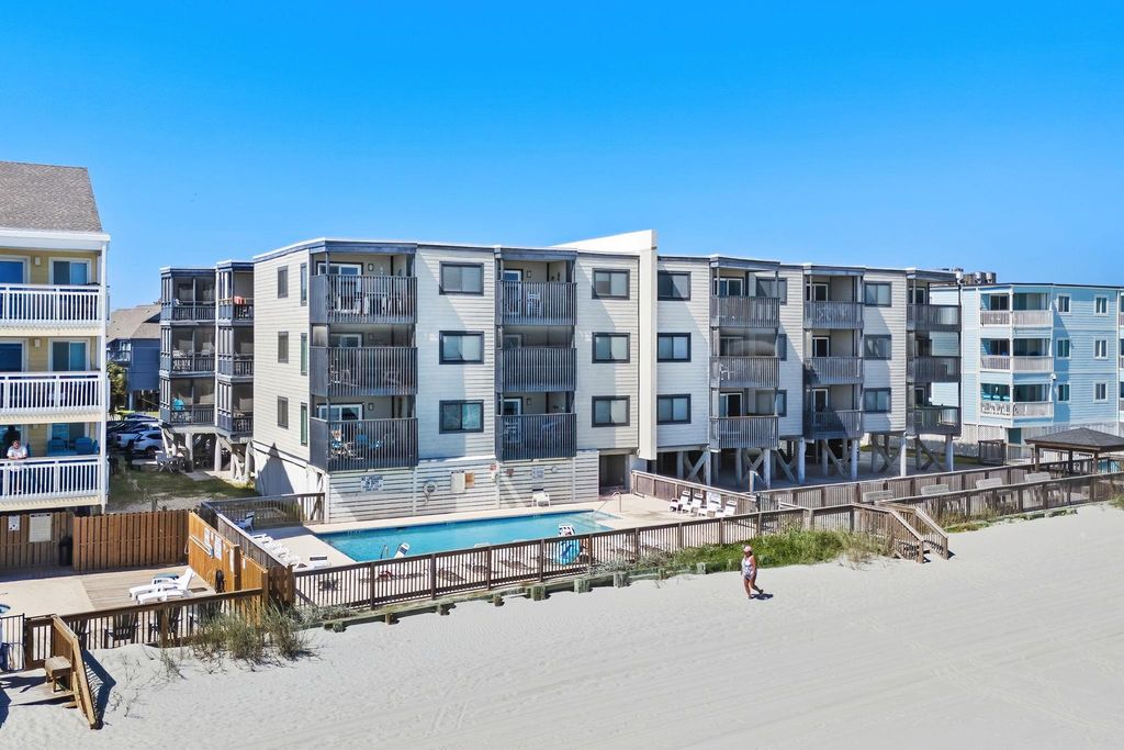 814 N Waccamaw Dr Unit 309, Garden City Beach, SC 29576 — exterior