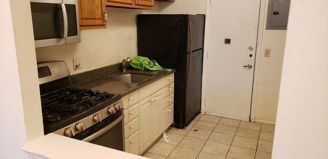 6 Hayes 25, Boston, MA 02131