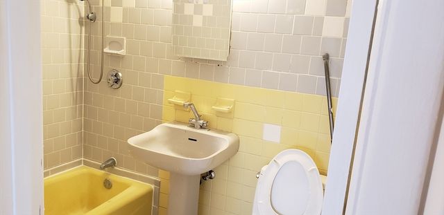 6 Hayes 25, Boston, MA 02131