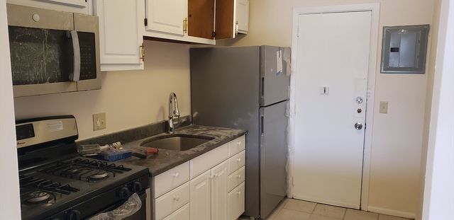 6 Hayes 25, Boston, MA 02131