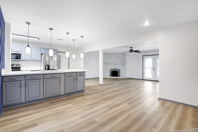 12614 MOSS HOLLOW ST, Live Oak, TX 78233
