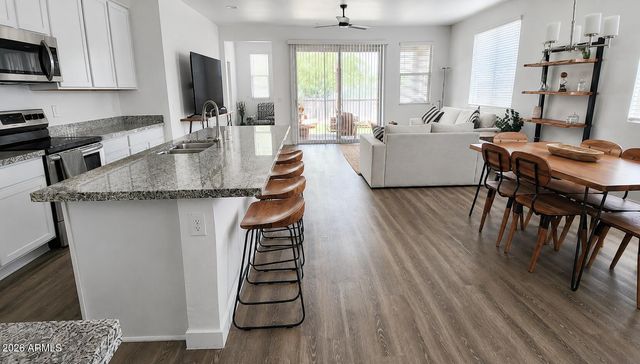 2334 E LEVI Drive, Phoenix, AZ 85040