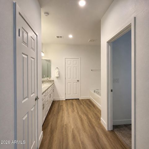 2334 E LEVI Drive, Phoenix, AZ 85040