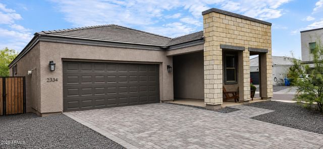 2334 E LEVI Drive, Phoenix, AZ 85040