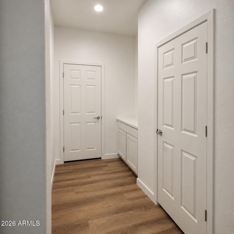 2334 E LEVI Drive, Phoenix, AZ 85040