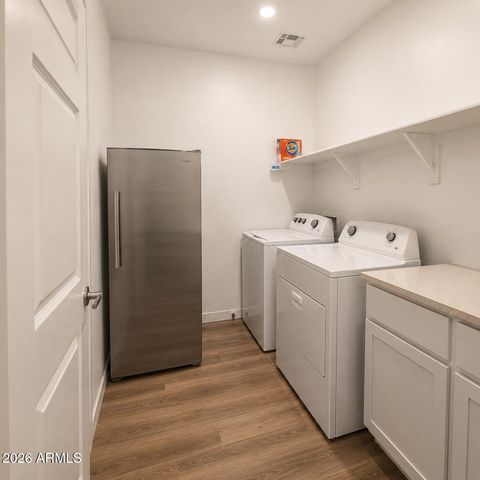2334 E LEVI Drive, Phoenix, AZ 85040