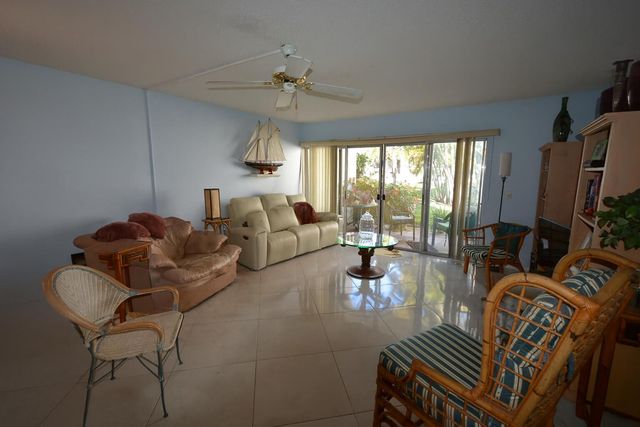 390 Golfview Road A, North Palm Beach, FL 33408