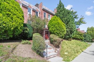 37 Commonwealth Ave 12, Newton, MA 01742