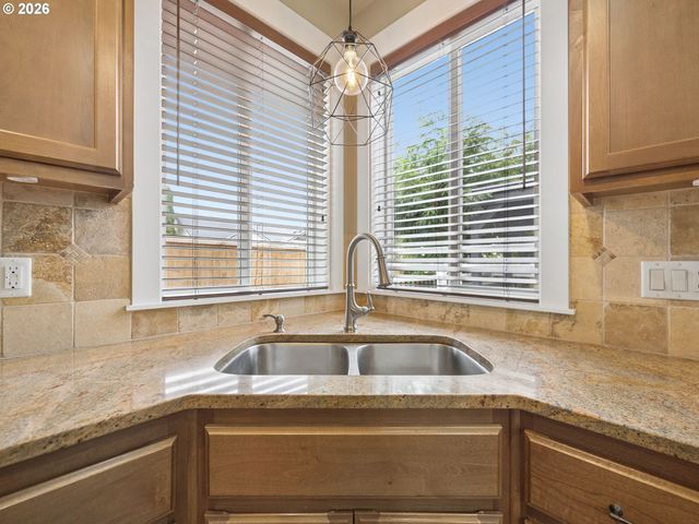 40189 LAUREL St, Sandy, OR 97055