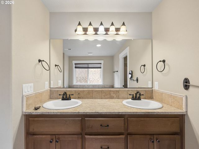 40189 LAUREL St, Sandy, OR 97055
