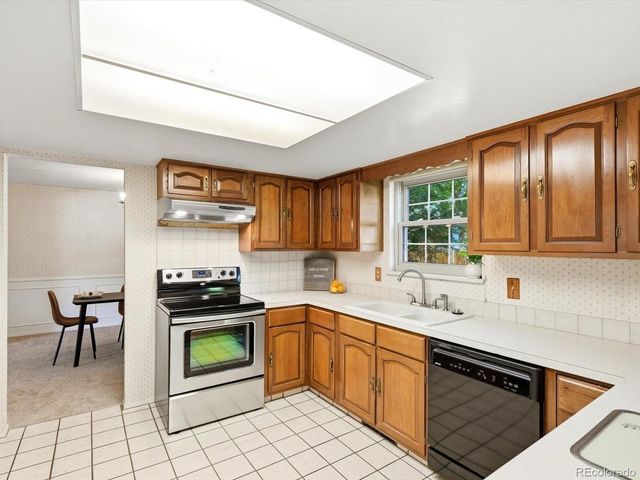 6995 Queen Cir, Arvada, CO 80004