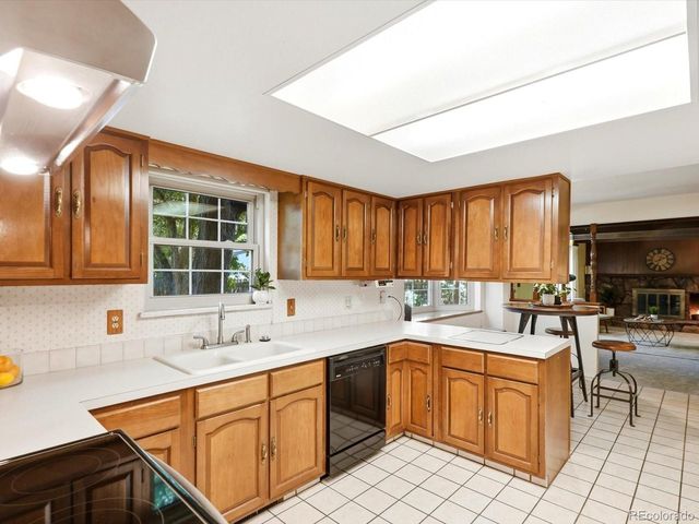6995 Queen Cir, Arvada, CO 80004