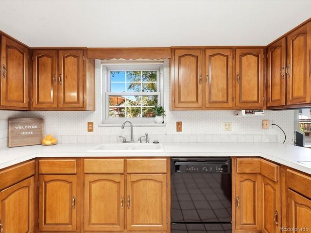 6995 Queen Cir, Arvada, CO 80004
