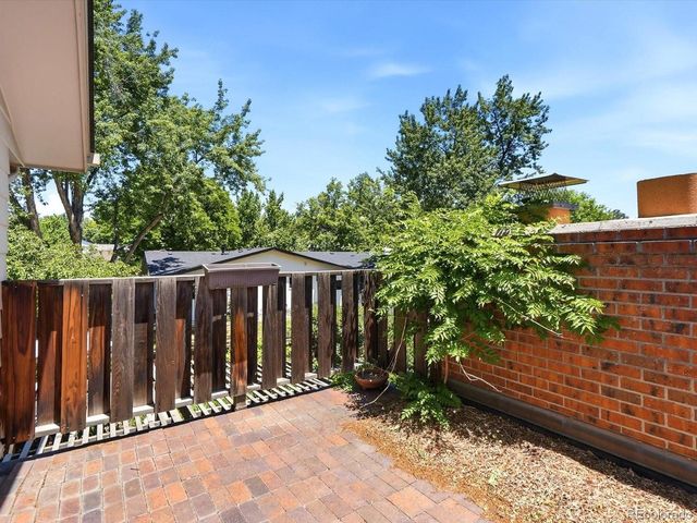 6995 Queen Cir, Arvada, CO 80004