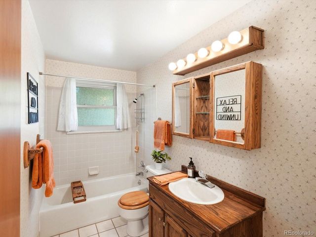 6995 Queen Cir, Arvada, CO 80004
