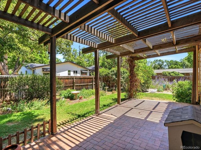 6995 Queen Cir, Arvada, CO 80004