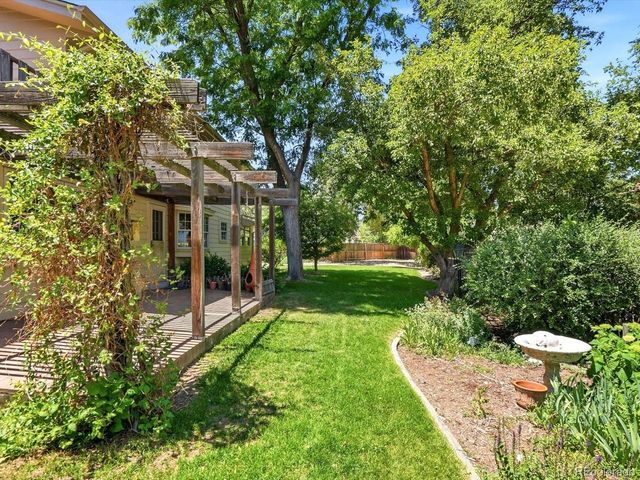 6995 Queen Cir, Arvada, CO 80004