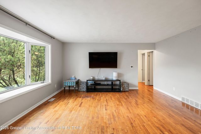 4220 Marys Way, Lansing, MI 48917