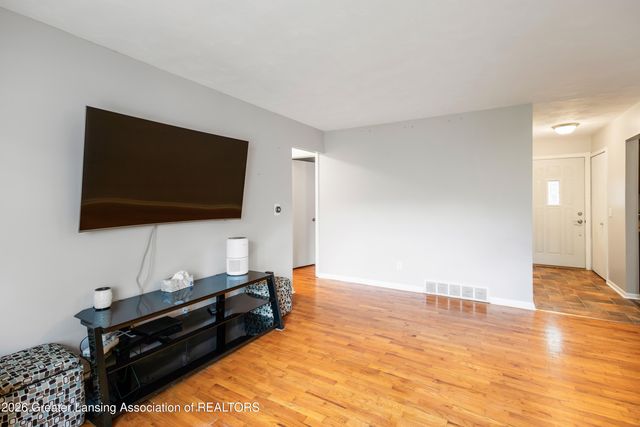 4220 Marys Way, Lansing, MI 48917