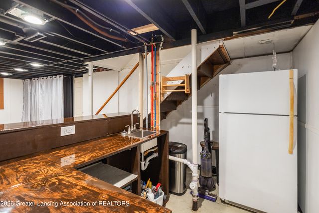 4220 Marys Way, Lansing, MI 48917