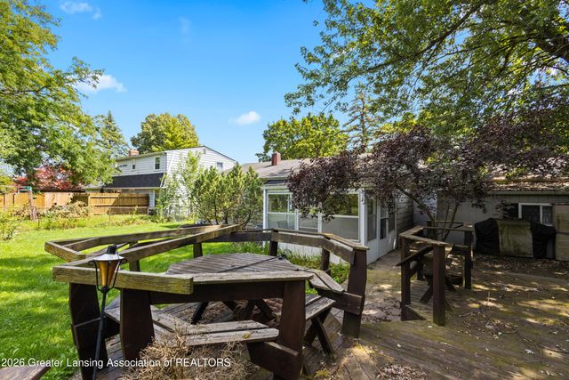 4220 Marys Way, Lansing, MI 48917