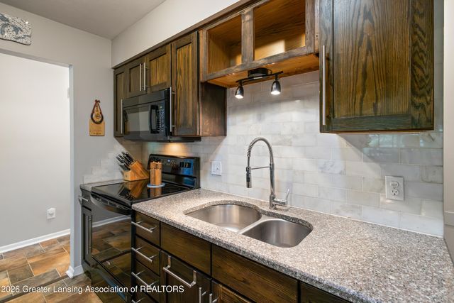 4220 Marys Way, Lansing, MI 48917