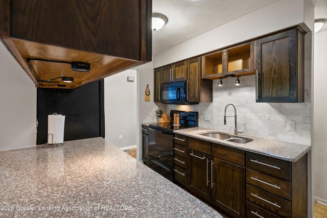 4220 Marys Way, Lansing, MI 48917