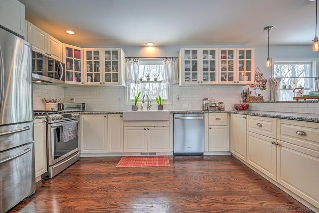 65 Woodside Lane, Oakland, MI 48360