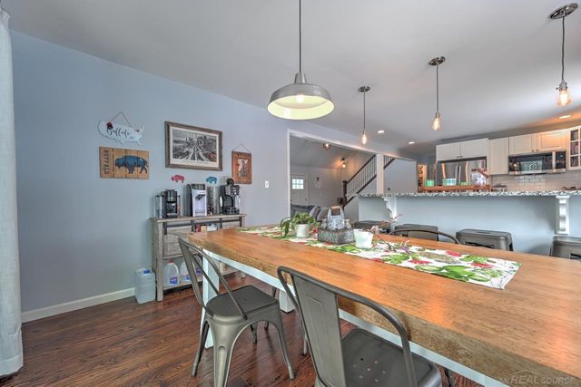 65 Woodside Lane, Oakland, MI 48360