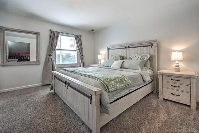 65 Woodside Lane, Oakland, MI 48360