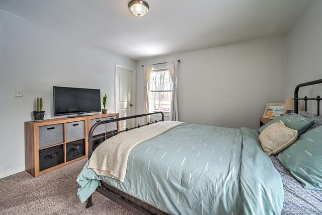 65 Woodside Lane, Oakland, MI 48360