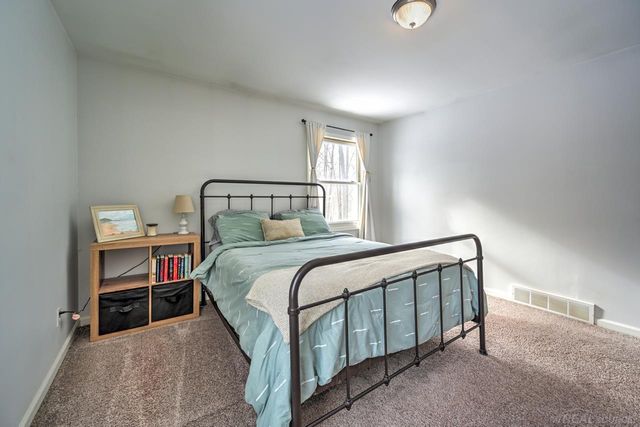 65 Woodside Lane, Oakland, MI 48360