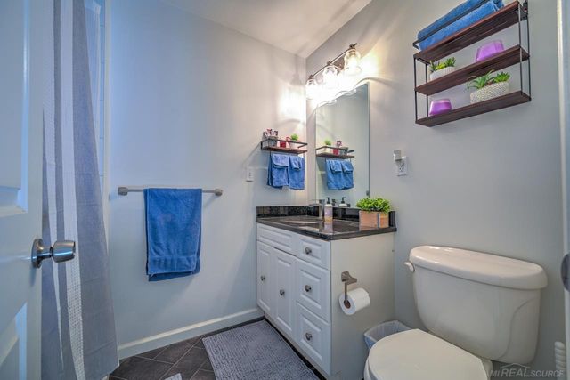 65 Woodside Lane, Oakland, MI 48360