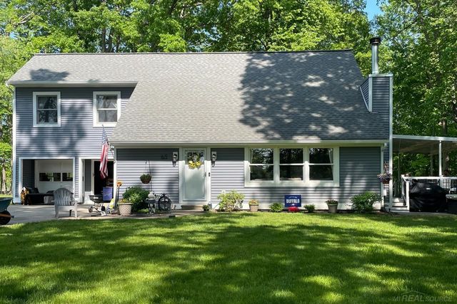 65 Woodside Lane, Oakland, MI 48360