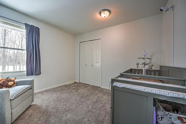 65 Woodside Lane, Oakland, MI 48360