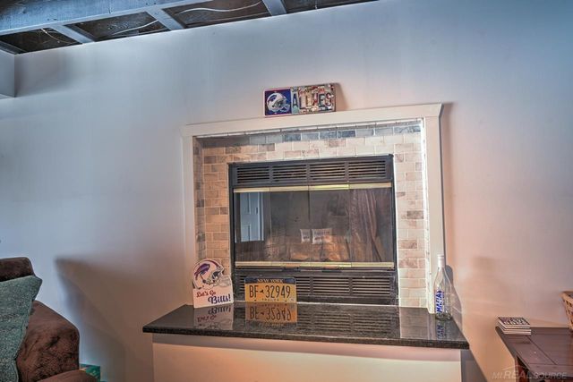 65 Woodside Lane, Oakland, MI 48360