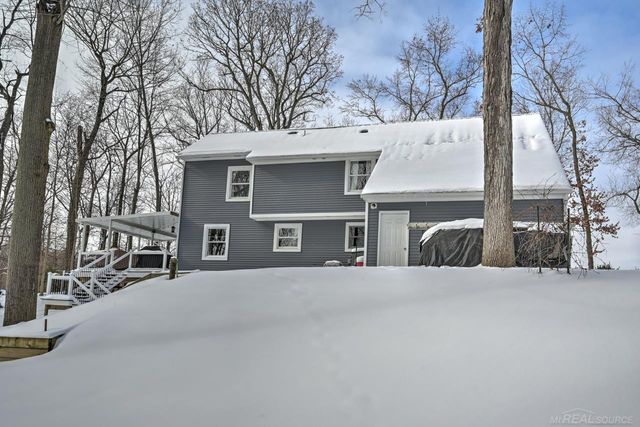 65 Woodside Lane, Oakland, MI 48360