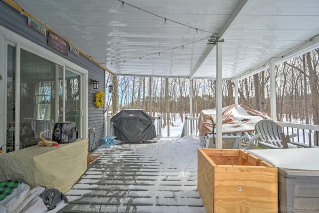 65 Woodside Lane, Oakland, MI 48360